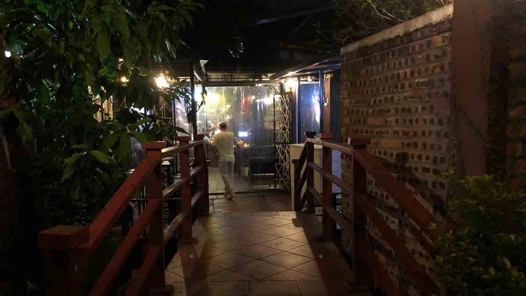 Apini Bar Hanoi