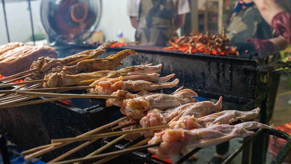 Hanoi's BBQ Chicken Street - Chao Hanoi