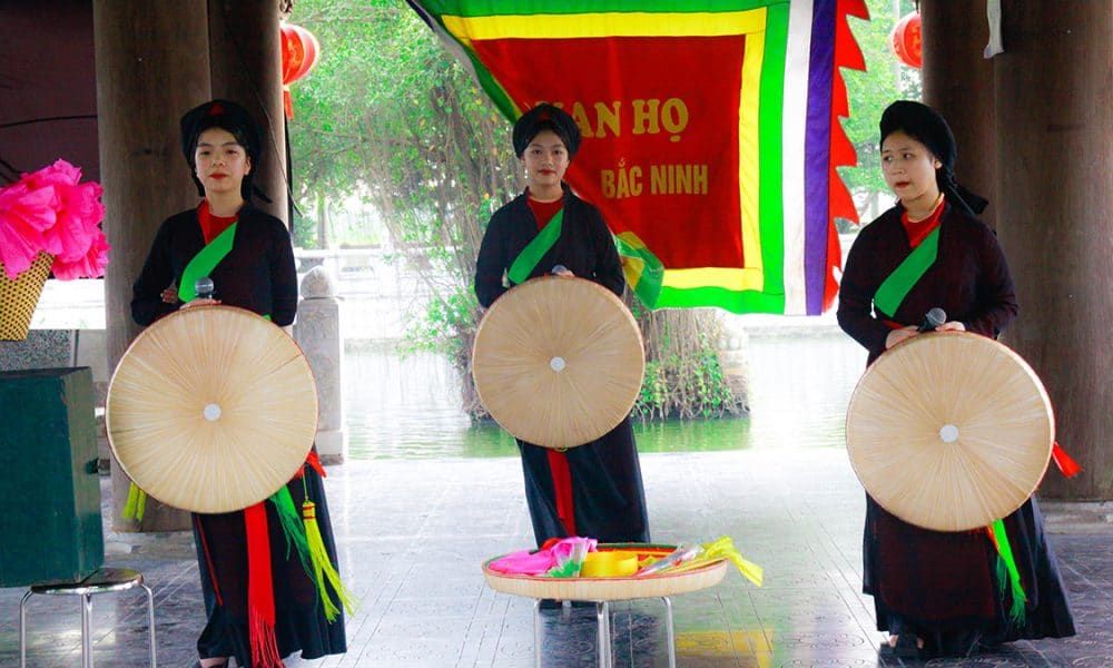 Quan HO Dancers