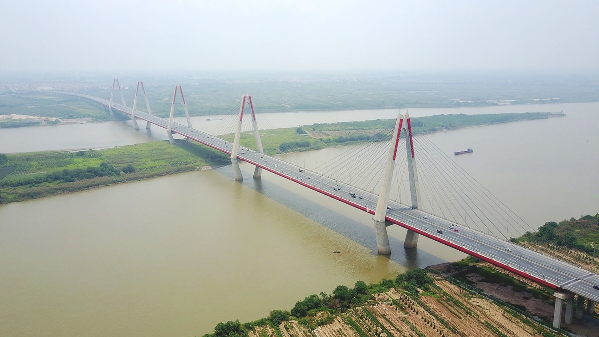 Nhat Tan Bridge Hanoi
