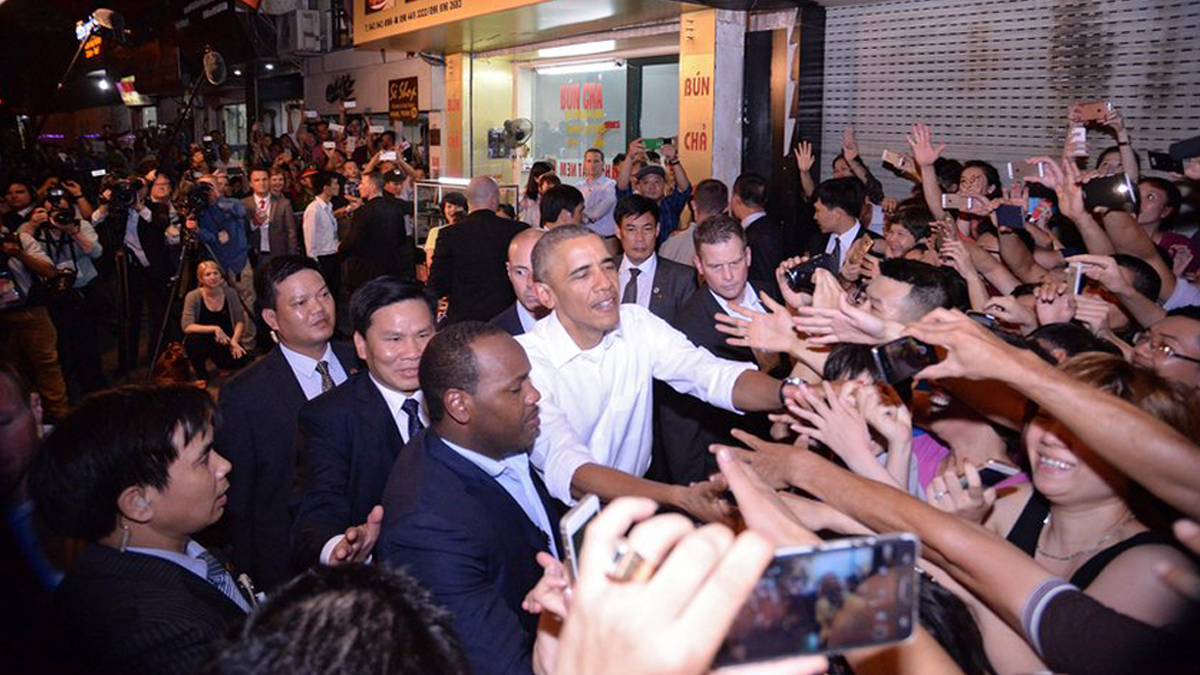 Obama And Hanoi People