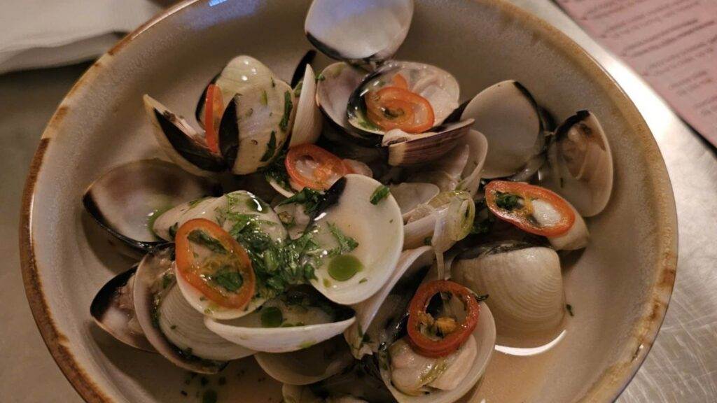 Clams 16x9 1920x1080 Q80