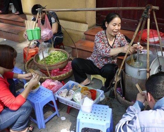 Hanoi Street Food 16x9